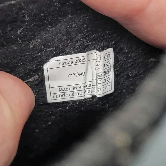 Classic Black Lined Crocs - 9 - Picture 10 of 11